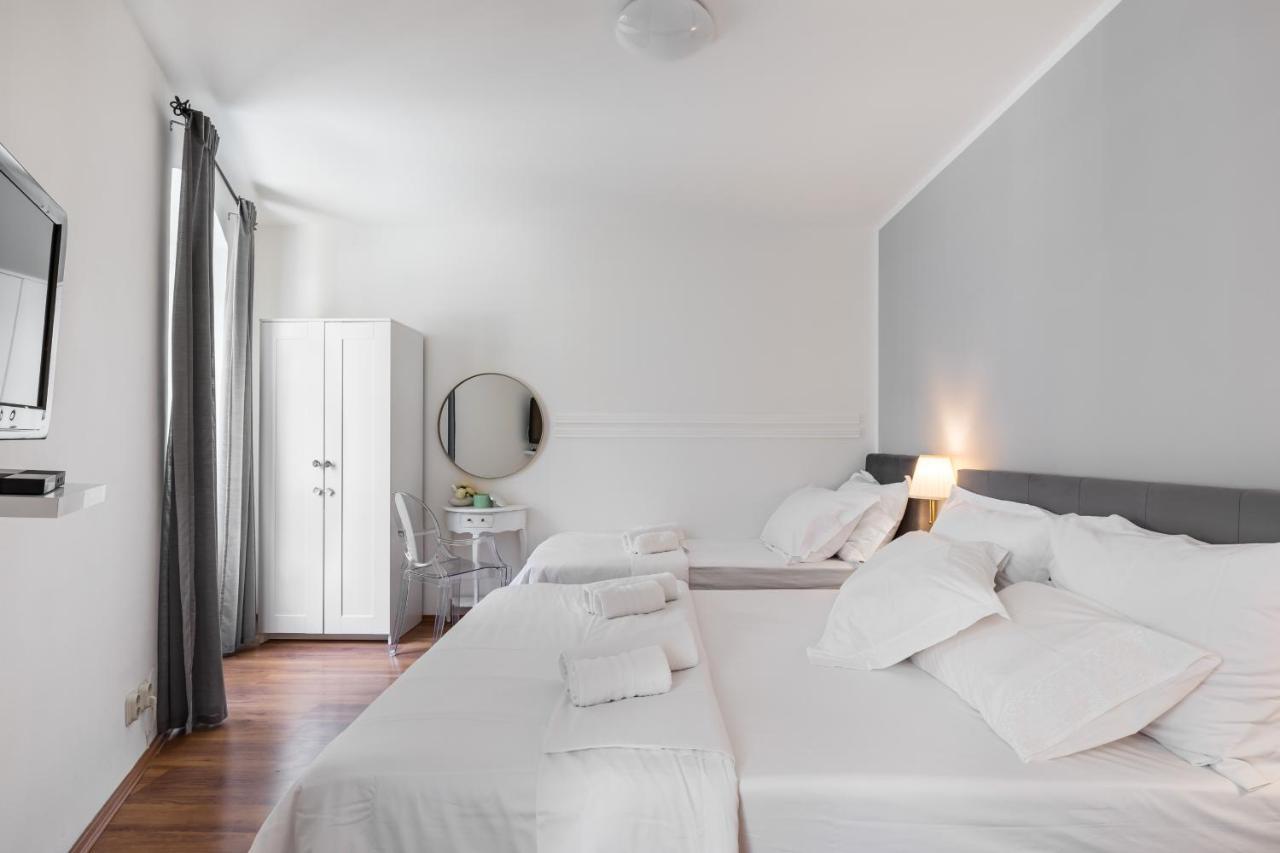 Studio Nana - By Golden Gate In Old Town Split Bagian luar foto